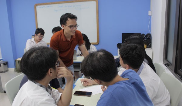 Khóa học kết hợp giáo viên nước ngoài và Việt Nam nhằm nâng cao hiệu quả tiếp thu kiến thức